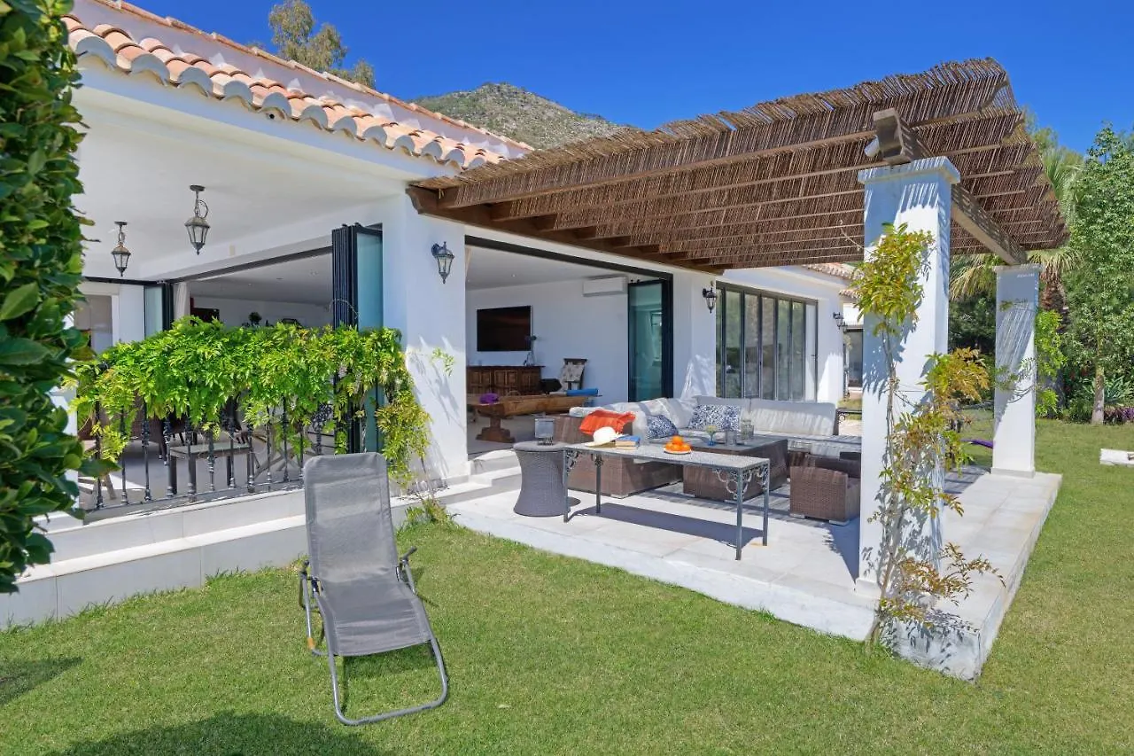 La Escala - 6 Bedroom Villa With Pool Mijas