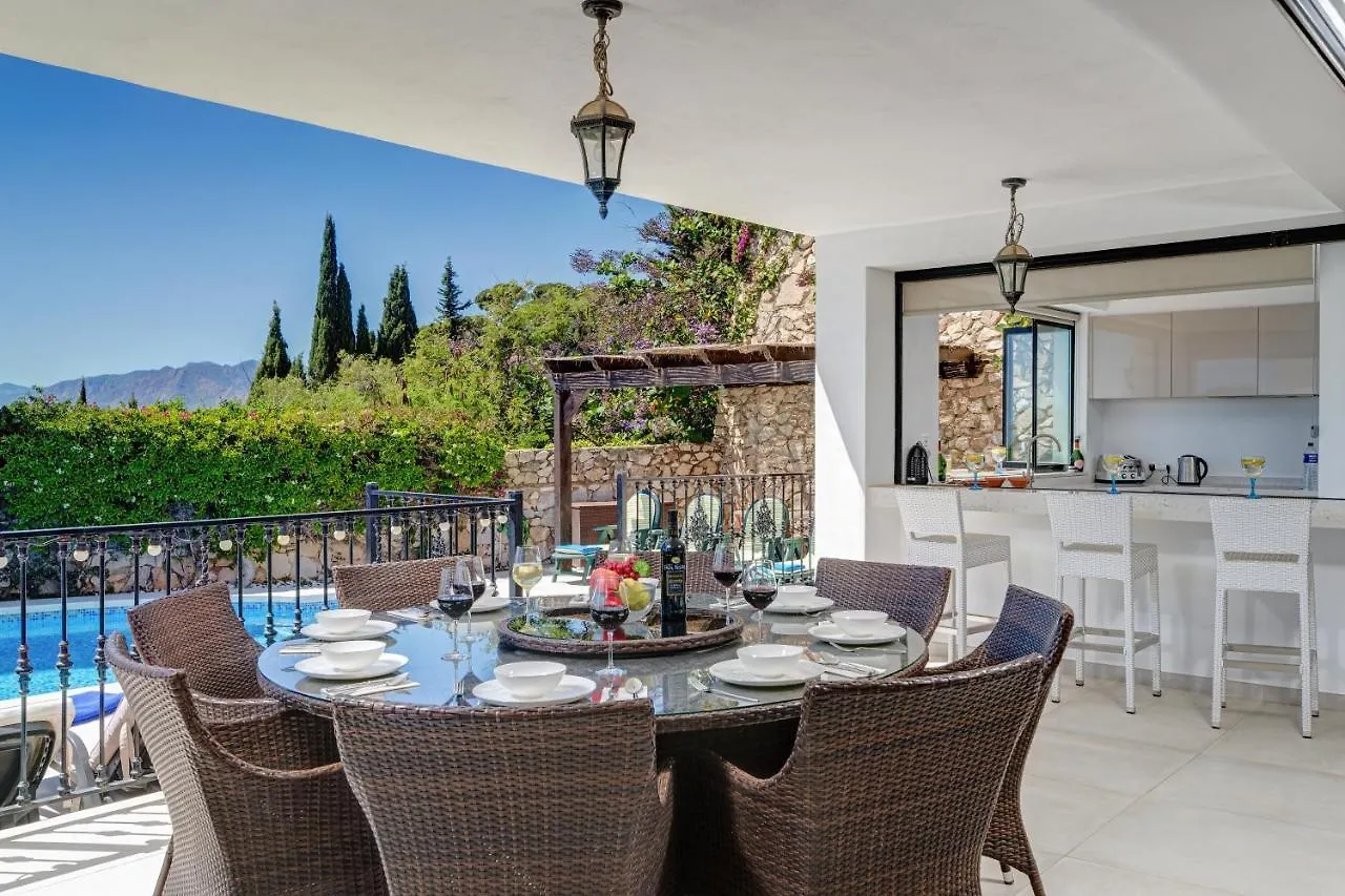 La Escala - 6 Bedroom Villa With Pool Mijas