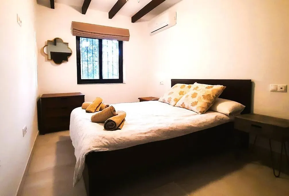La Escala - 6 Bedroom Villa With Pool 米哈斯 0*,
