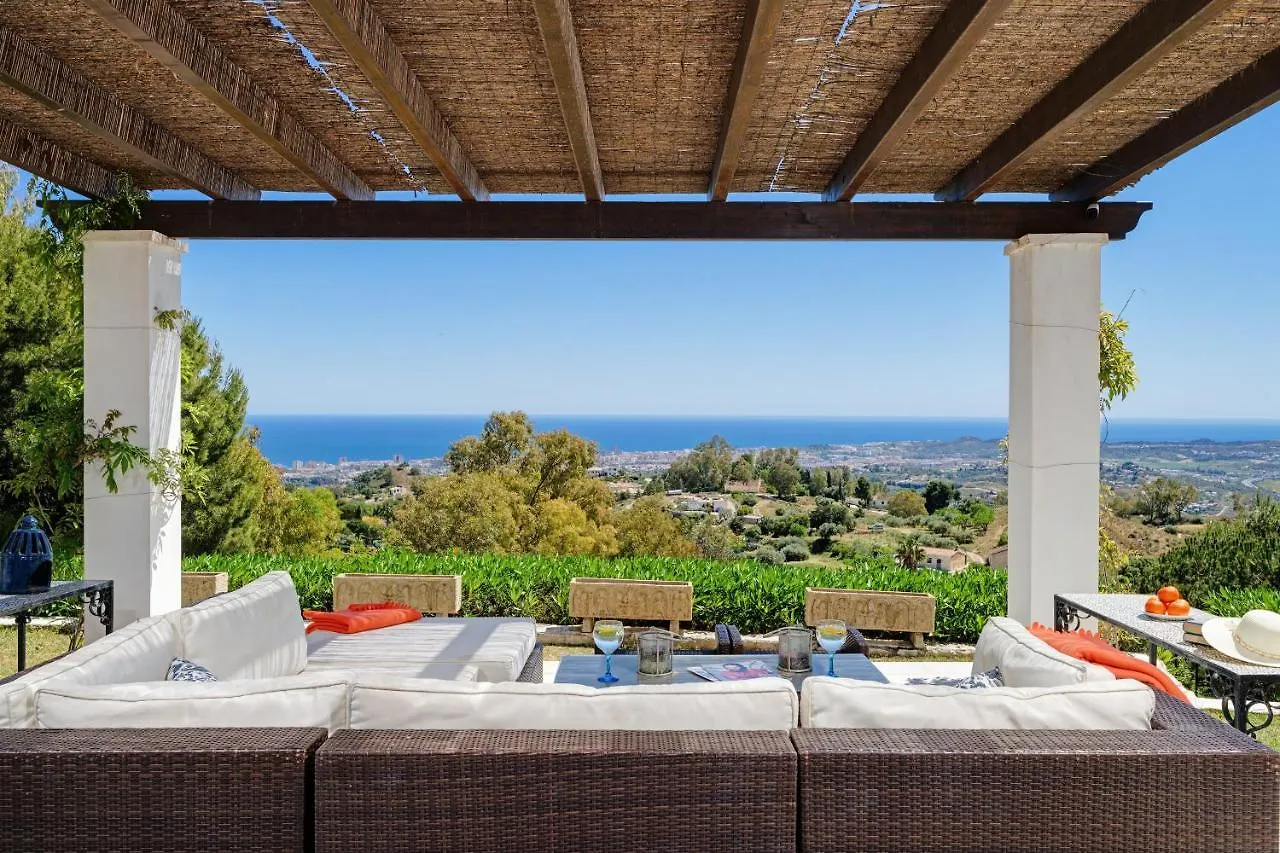 La Escala - 6 Bedroom Villa With Pool 米哈斯