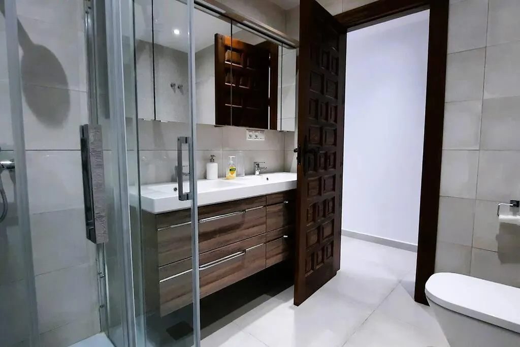 La Escala - 6 Bedroom Villa With Pool 米哈斯 西班牙